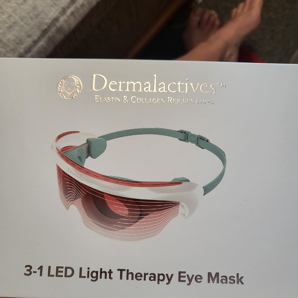Red LED Light Therapy Eye Mask